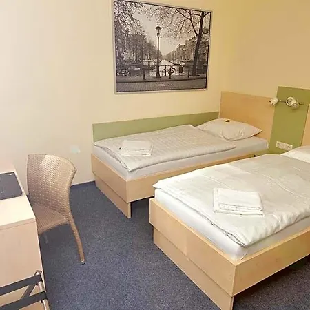 מלון Airporthotel