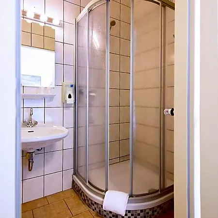מלון Airporthotel 3*