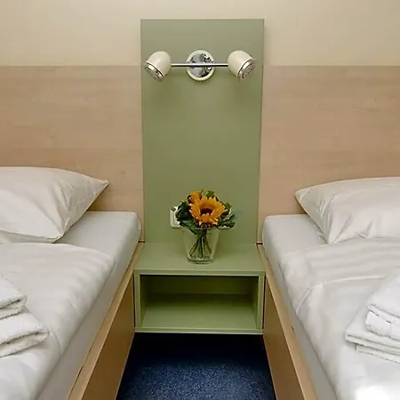 מלון Airporthotel