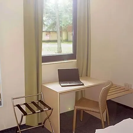 Airporthotel מלון 3*