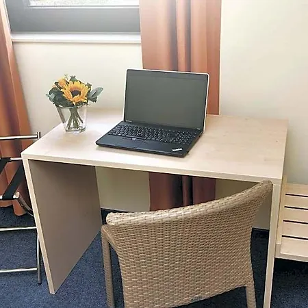מלון Airporthotel וייץ