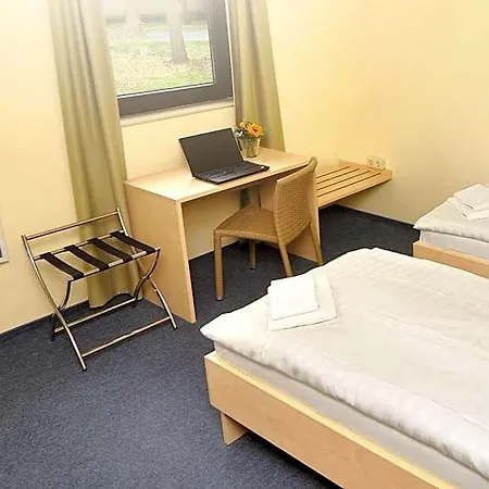 מלון Airporthotel וייץ