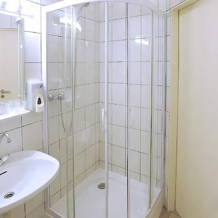 מלון Airporthotel
