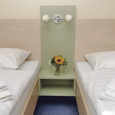 מלון Airporthotel