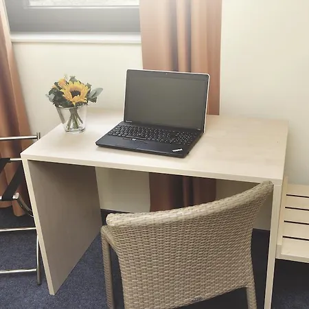 Hotell Airporthotel 3*